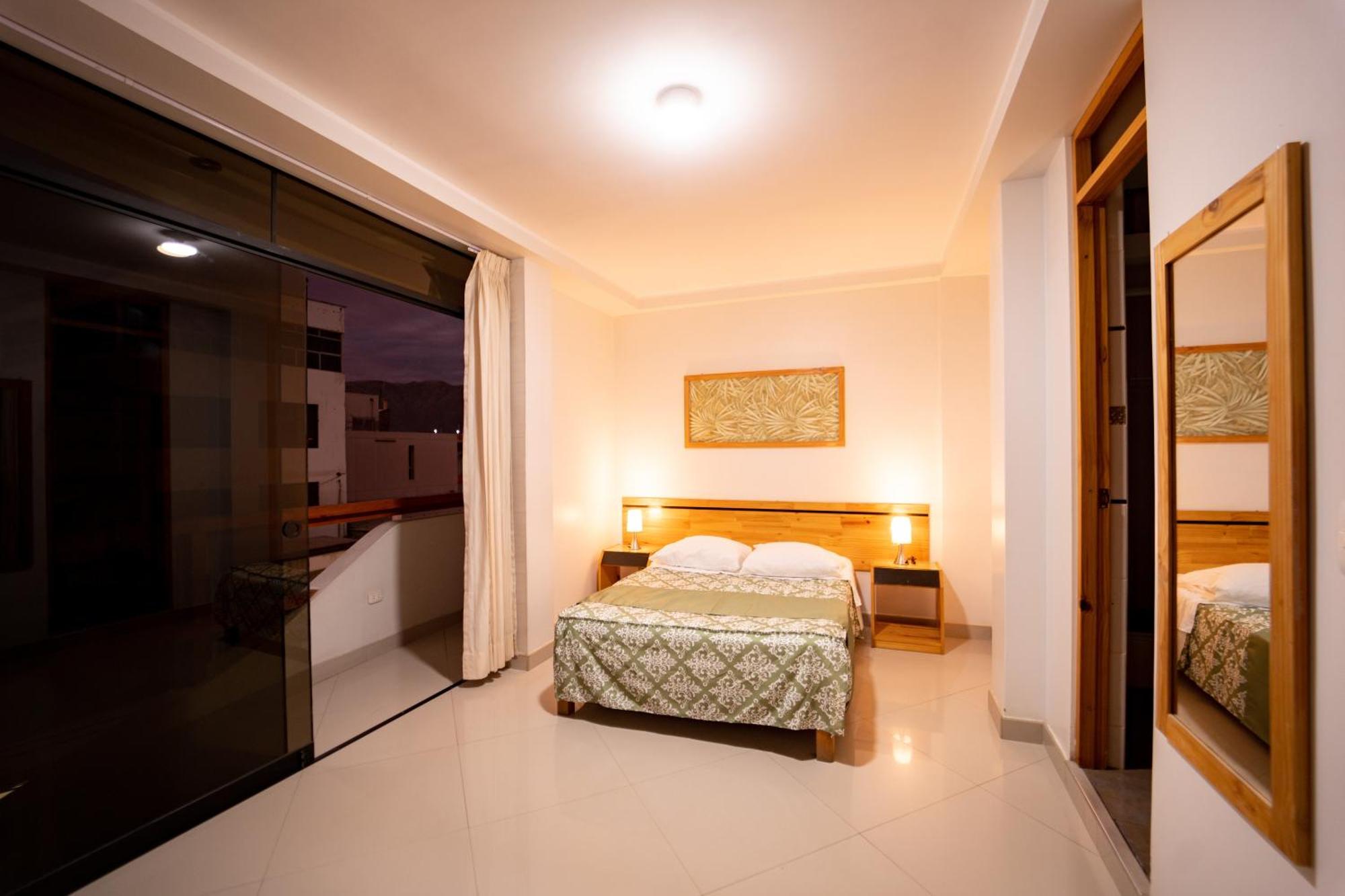 Hostal Los Balcones Наска Екстериор снимка