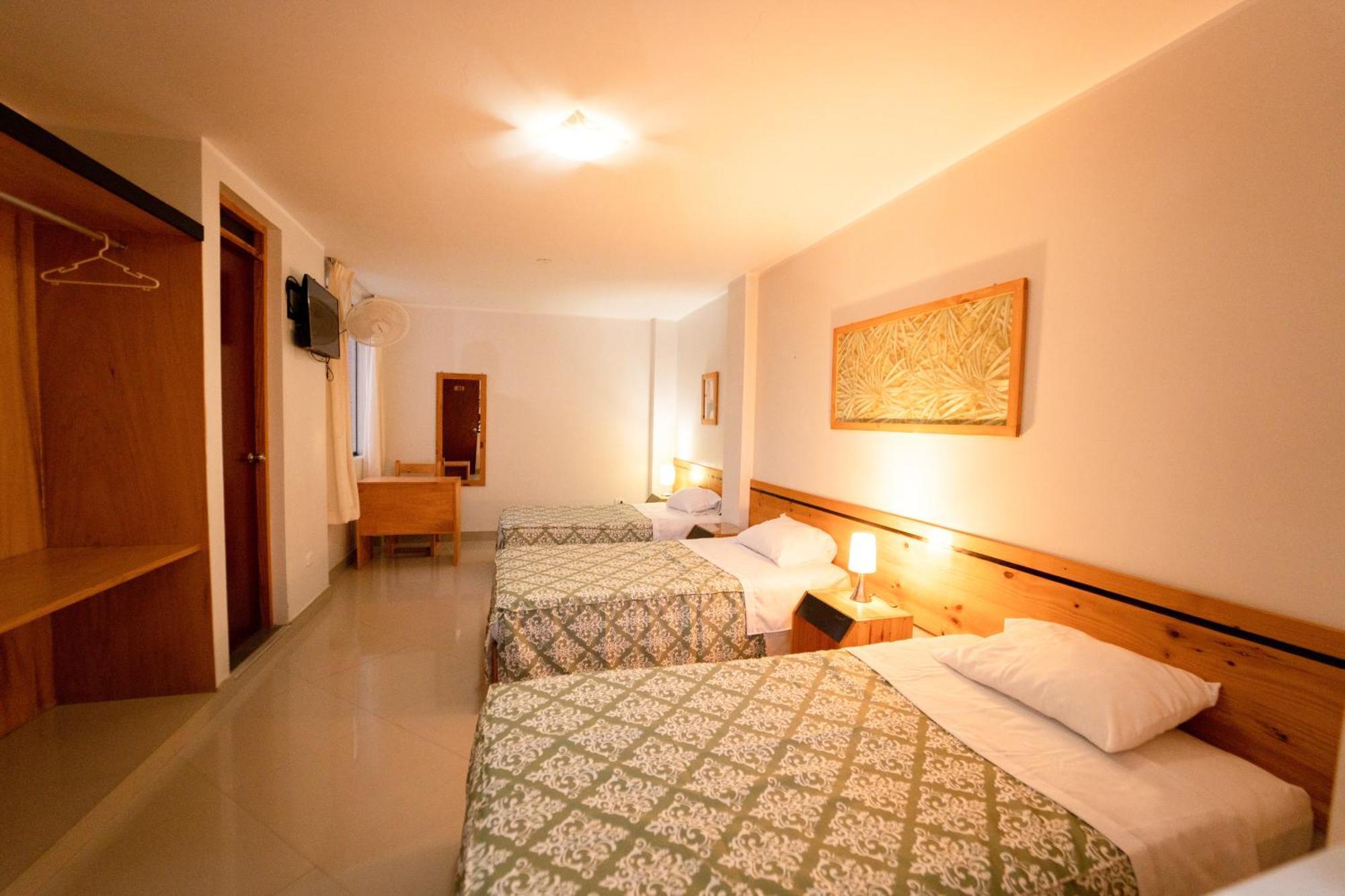 Hostal Los Balcones Наска Екстериор снимка