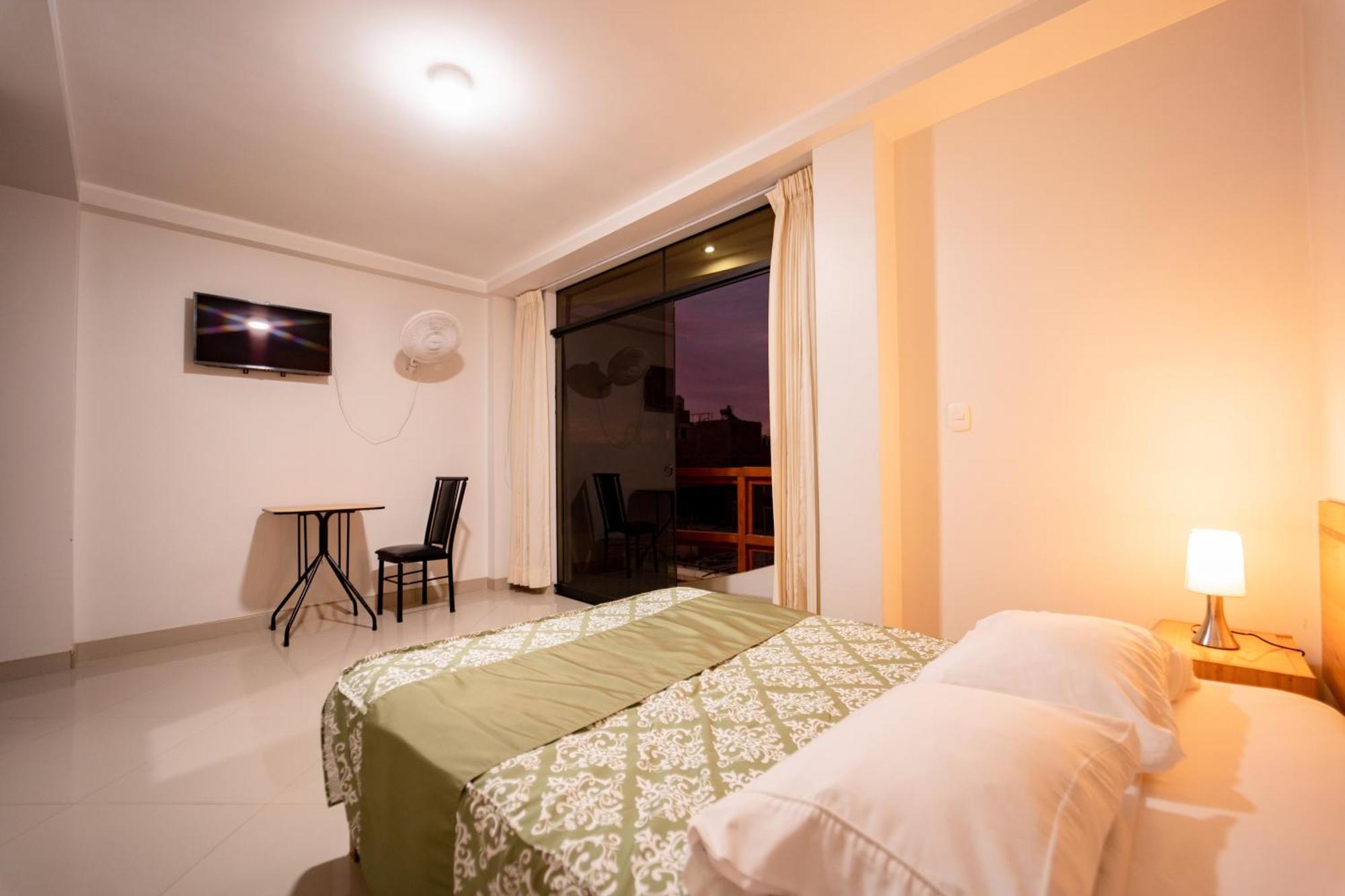 Hostal Los Balcones Наска Екстериор снимка