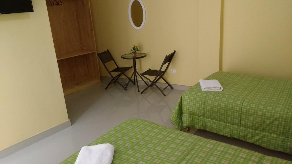 Hostal Los Balcones Наска Екстериор снимка