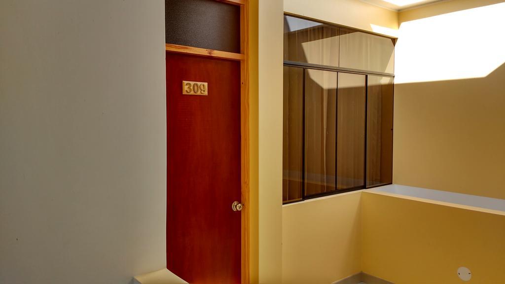 Hostal Los Balcones Наска Екстериор снимка