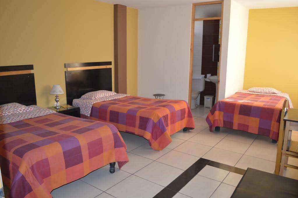 Hostal Los Balcones Наска Екстериор снимка