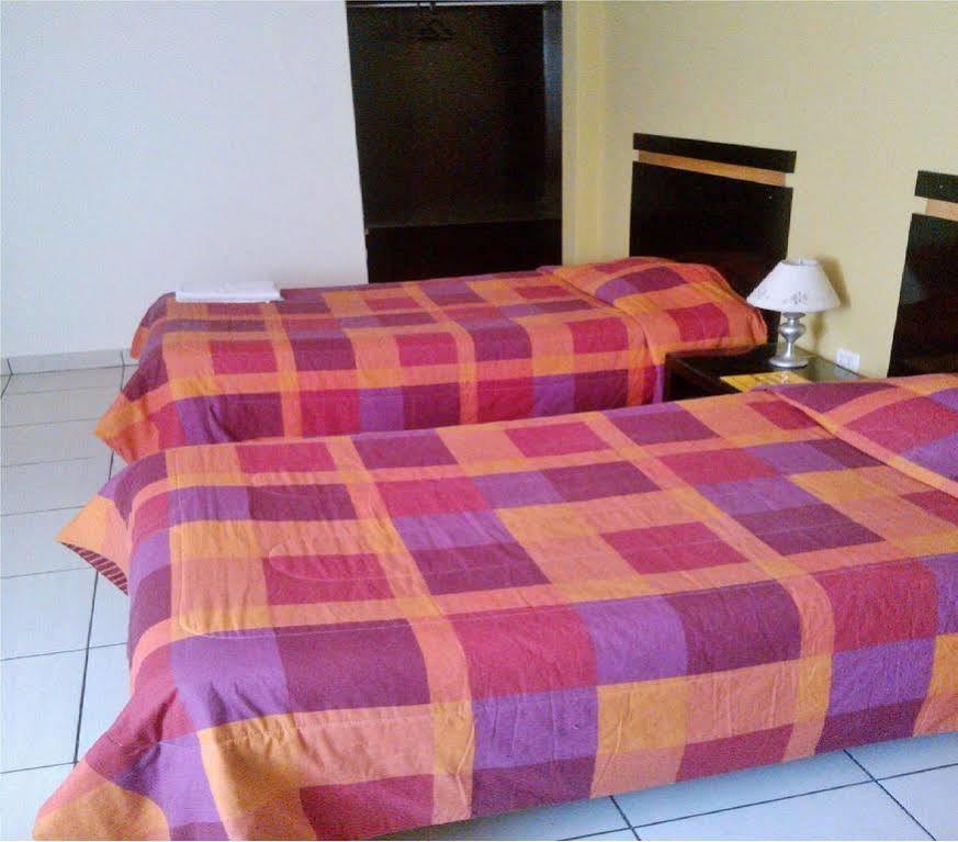 Hostal Los Balcones Наска Екстериор снимка